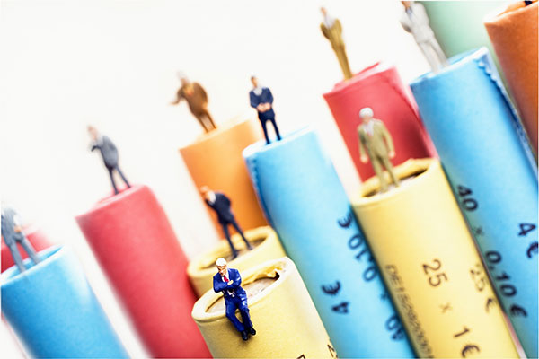 入占比近, DTC模式, 挑战 入占比近, DTC模式, 挑战