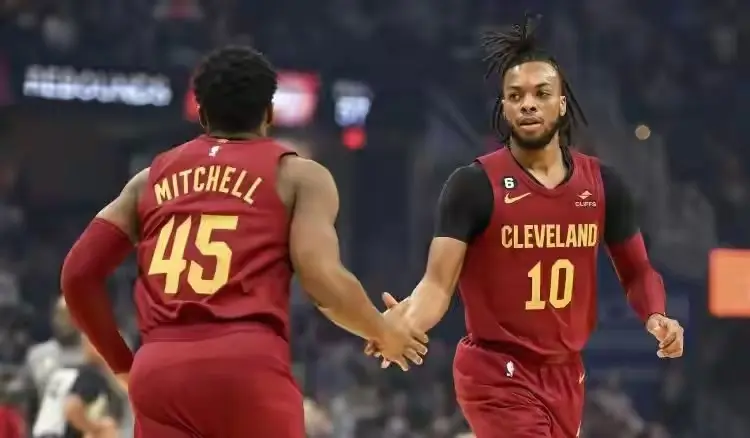 尼克斯和步 尼克斯和步